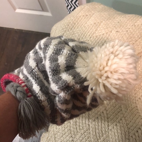 Like New* North Face Fleece Lined Warm Winter Hat - Picture 8 of 10